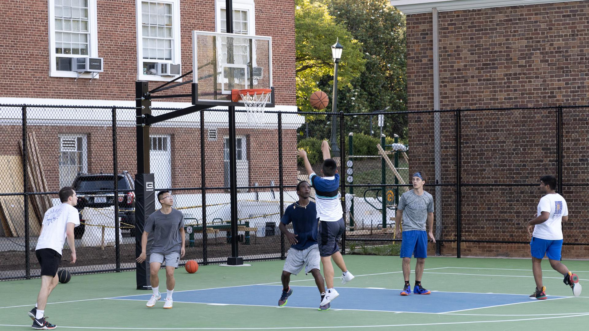 outdoor basketball courts at mem gym